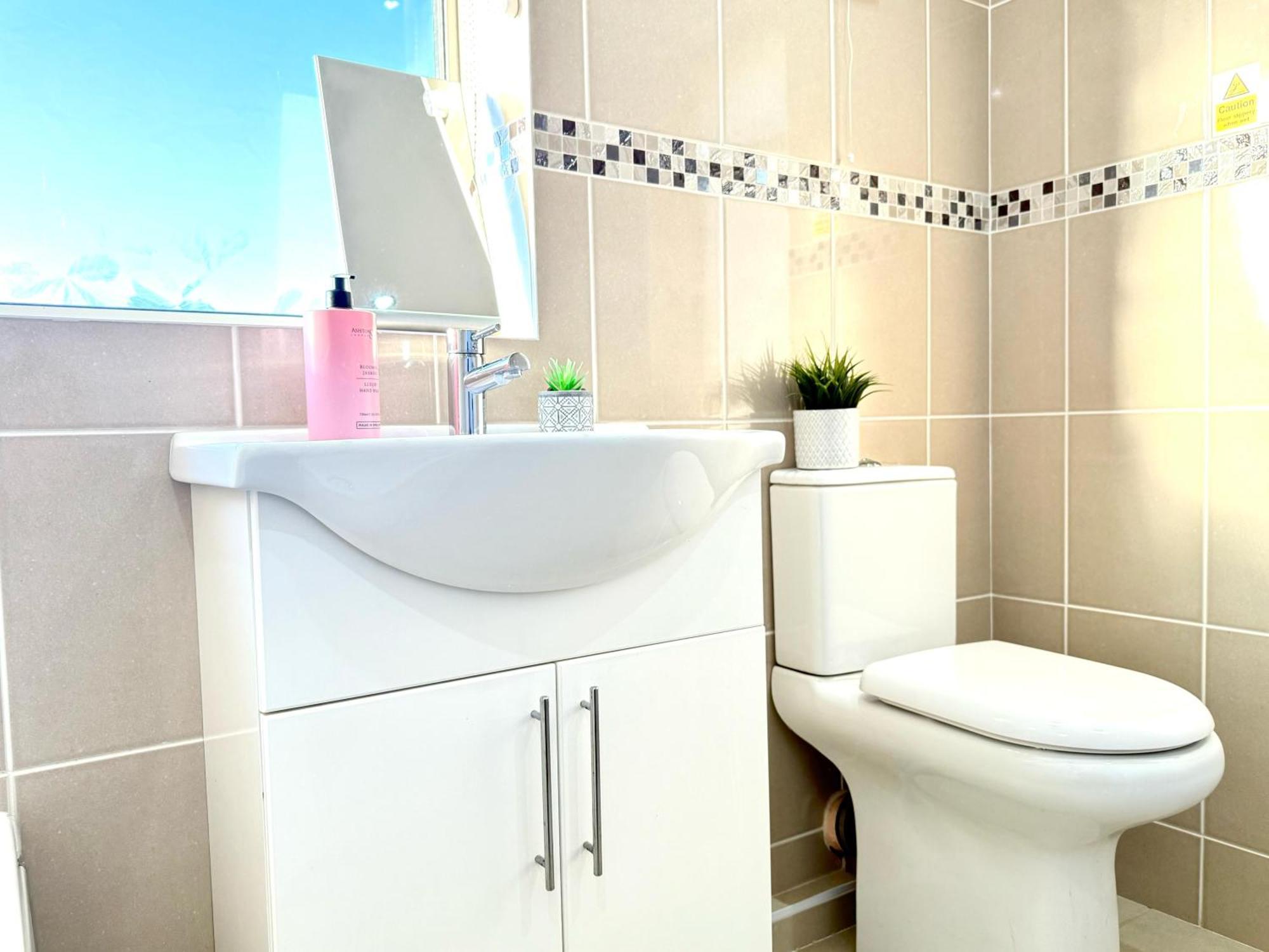 Stylish 3-Bedroom House With Garden & Free Parking'S, Prime Location With Private Garden Kidlington Eksteriør bilde