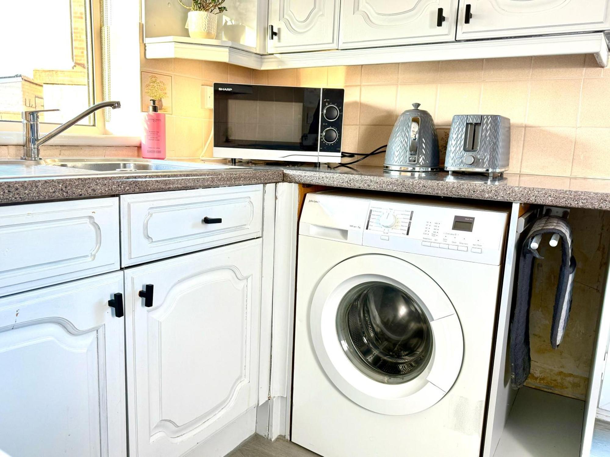Stylish 3-Bedroom House With Garden & Free Parking'S, Prime Location With Private Garden Kidlington Eksteriør bilde